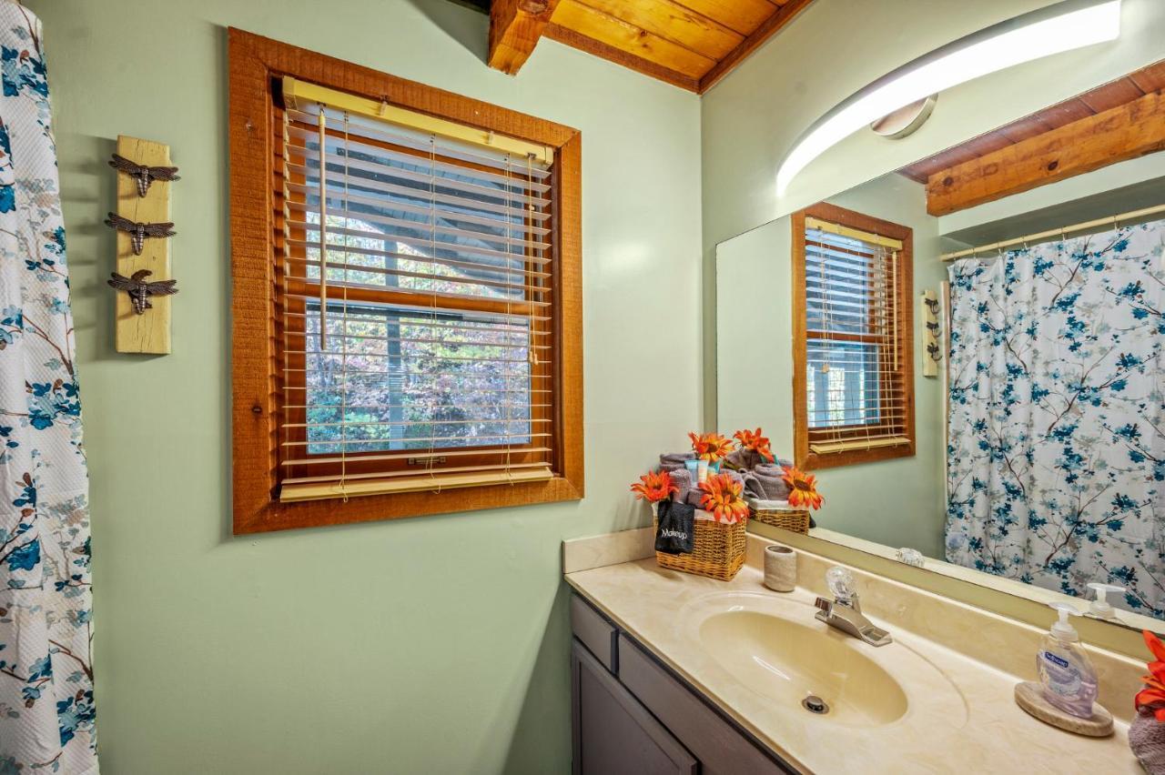 Barenberg Cabin - Secluded Unobstructed Panoramic Smoky Mountains View With Two Master Suites, Loft Game Room, And Hot Tub Gatlinburg Bagian luar foto